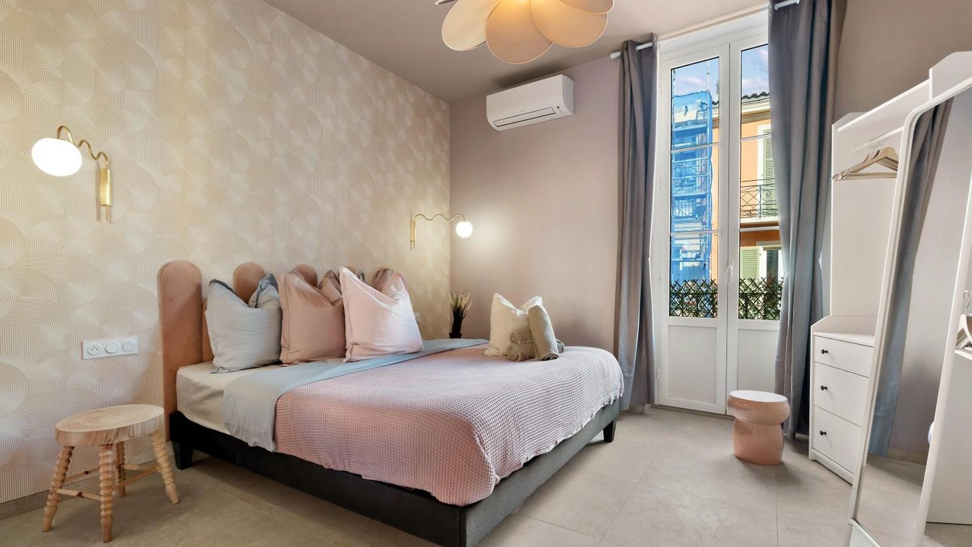 Renting - 8bonaparte - Architect Loft Luxury 4 Bedrooms View Place Du Pin Apartment Nice