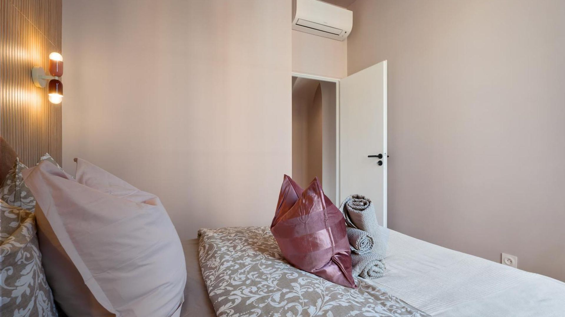 Apartment Renting - 8bonaparte - Architect Loft Luxury 4 Bedrooms View Place Du Pin *
