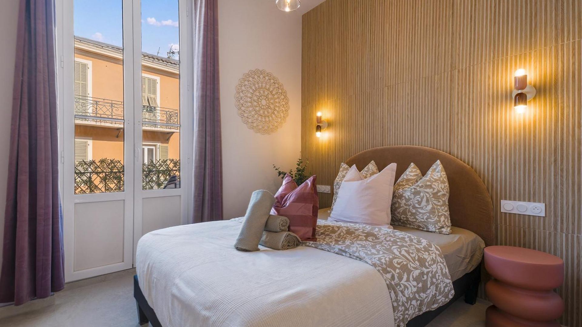 Apartment Renting - 8bonaparte - Architect Loft Luxury 4 Bedrooms View Place Du Pin
