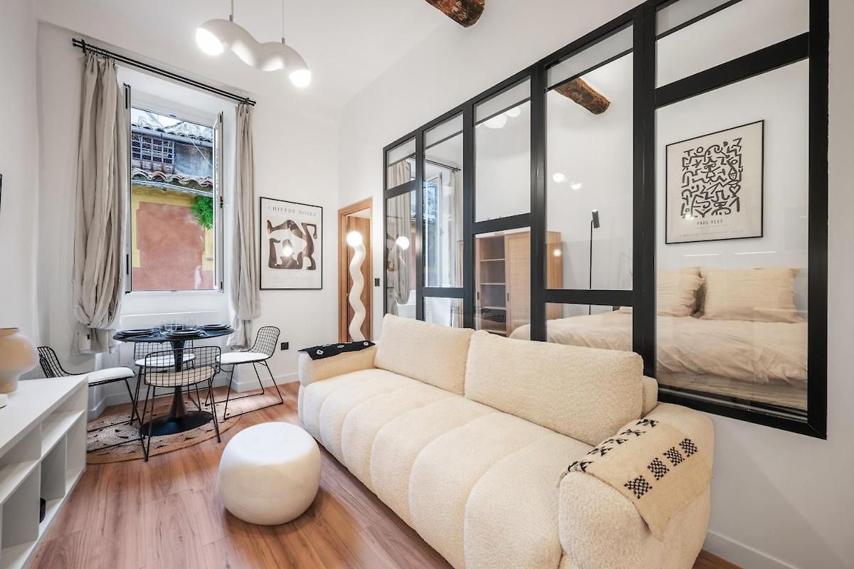 Beautiful Apartment, Old Appartement