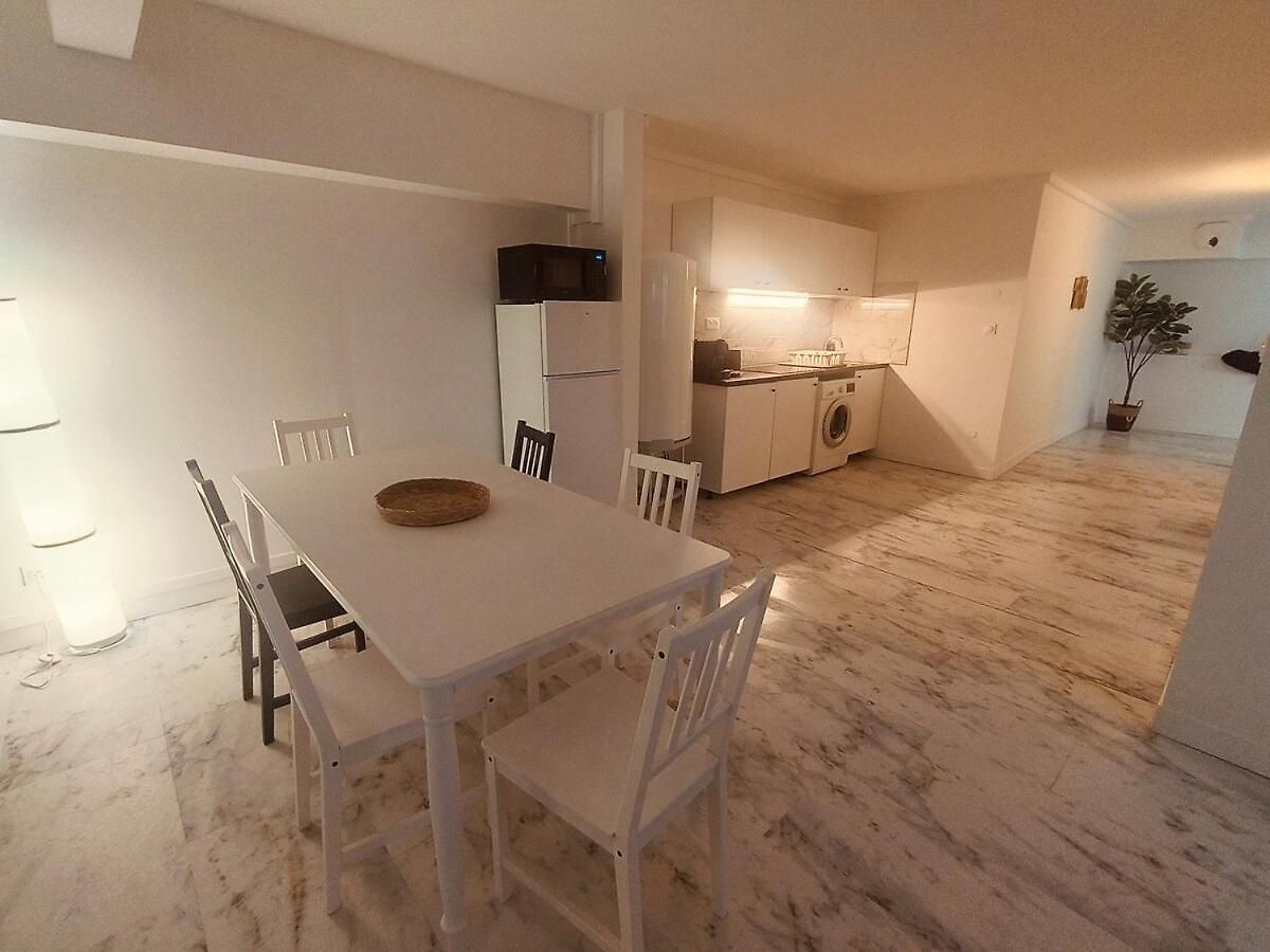 Superbe T2 De 95 M Appartement