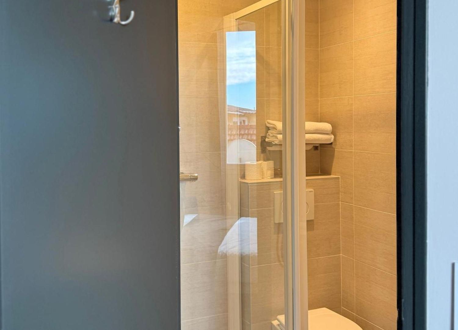 Trocadero Hotel 2*