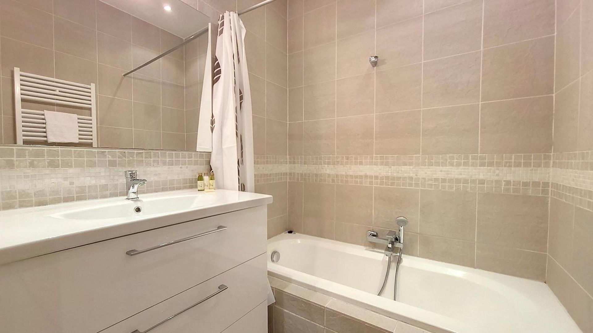 Nestor&jeeves - Riviera Provence - - Close Sea *