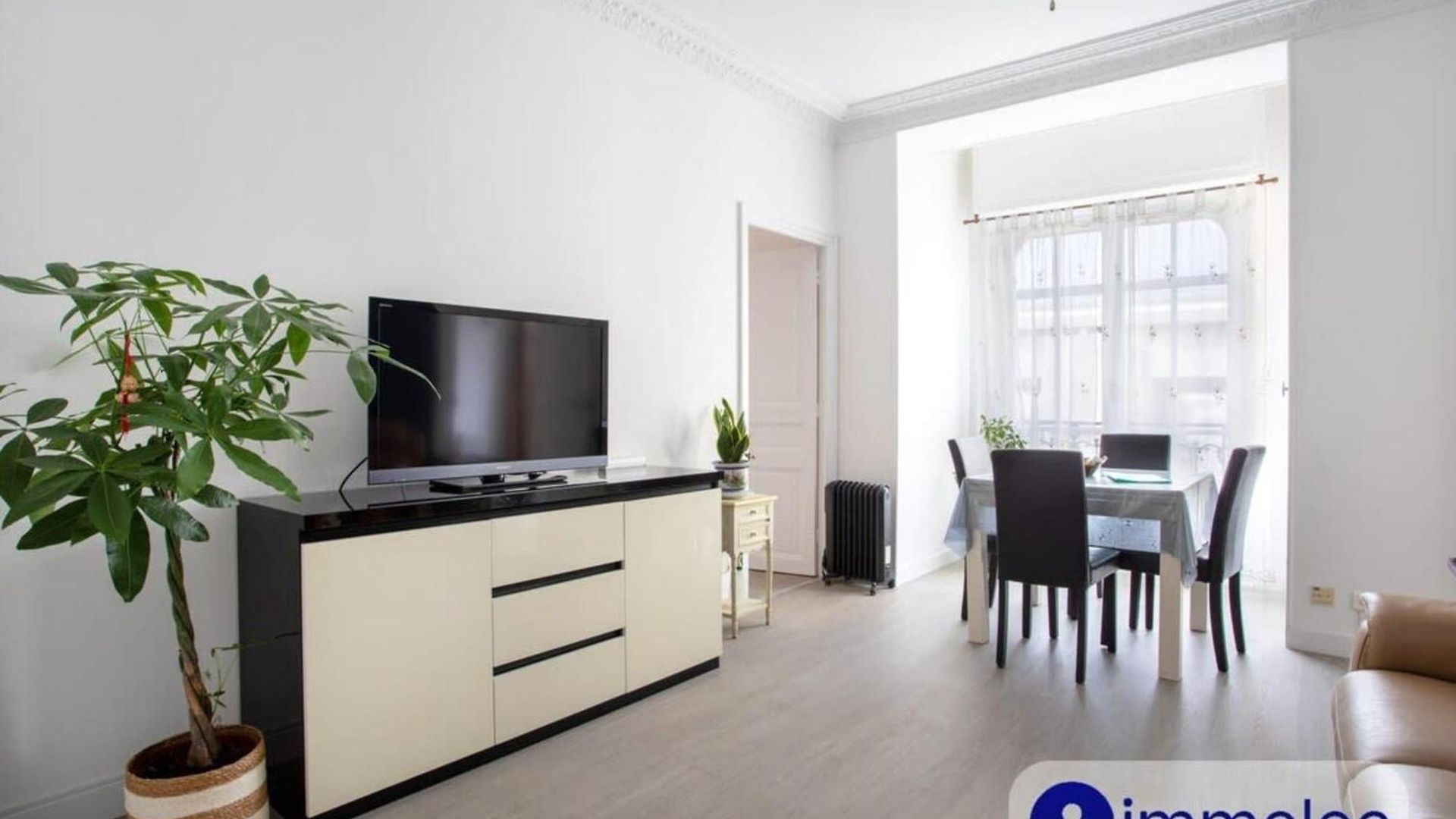 Apartment Near Station And Shops *