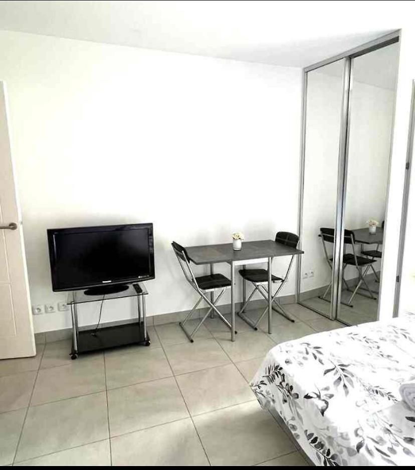 Charming Flat With Sunny Balcony Port De