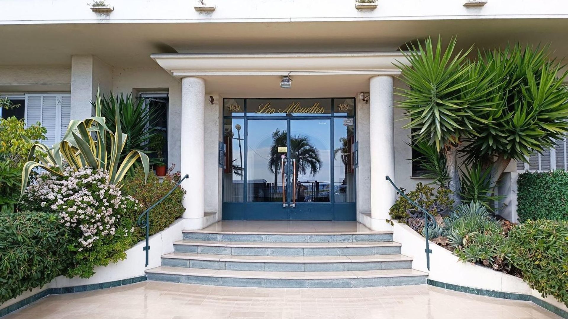 Charming T1 With Terrace And Sea View Nice