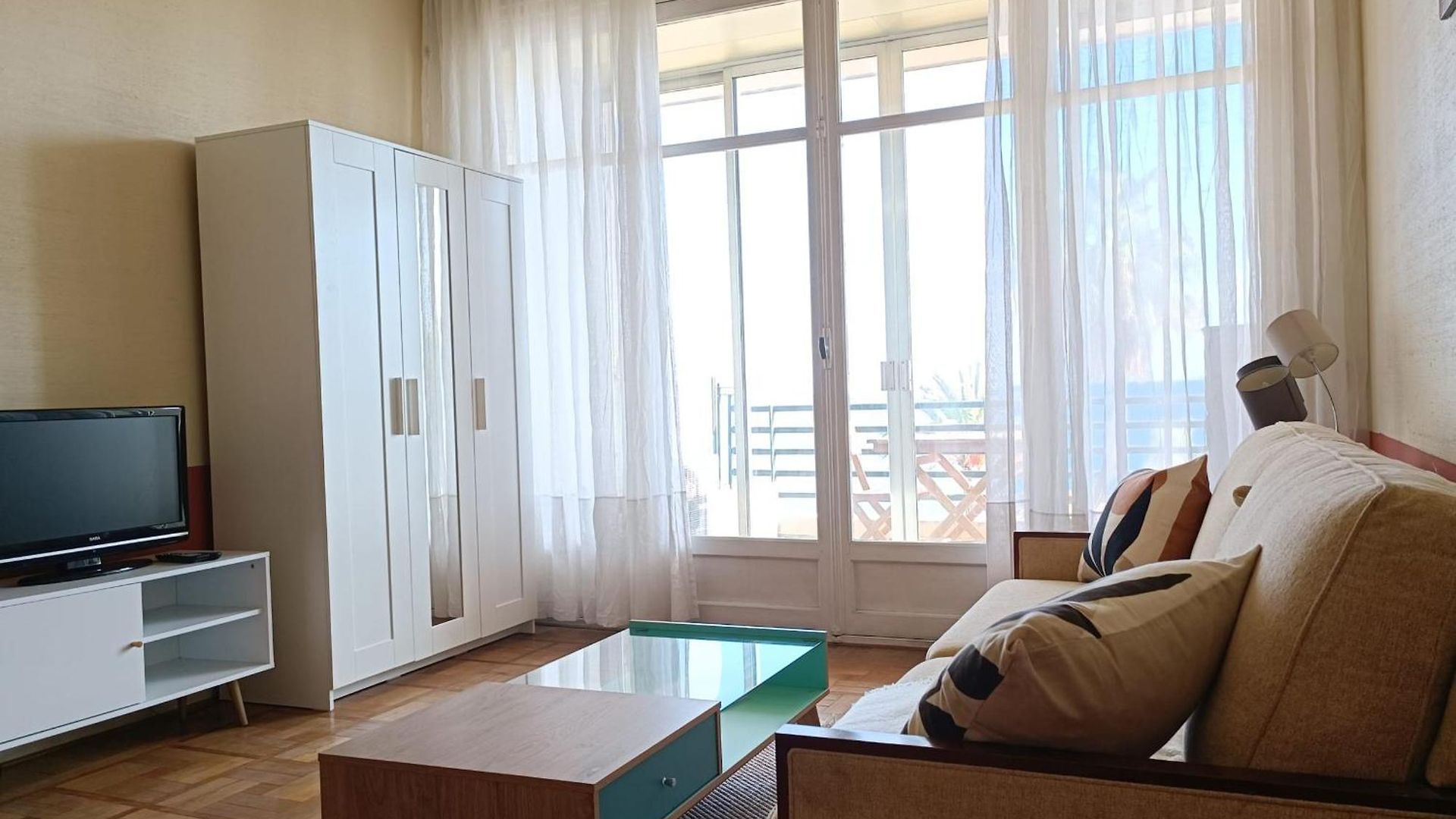 Charming T1 With Terrace And Sea View