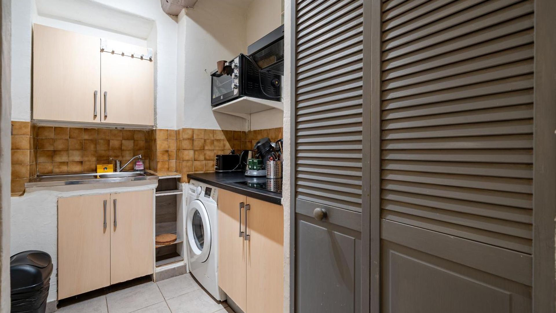 Appartement Vieux-nice 2p Climatisé Balcon Nice