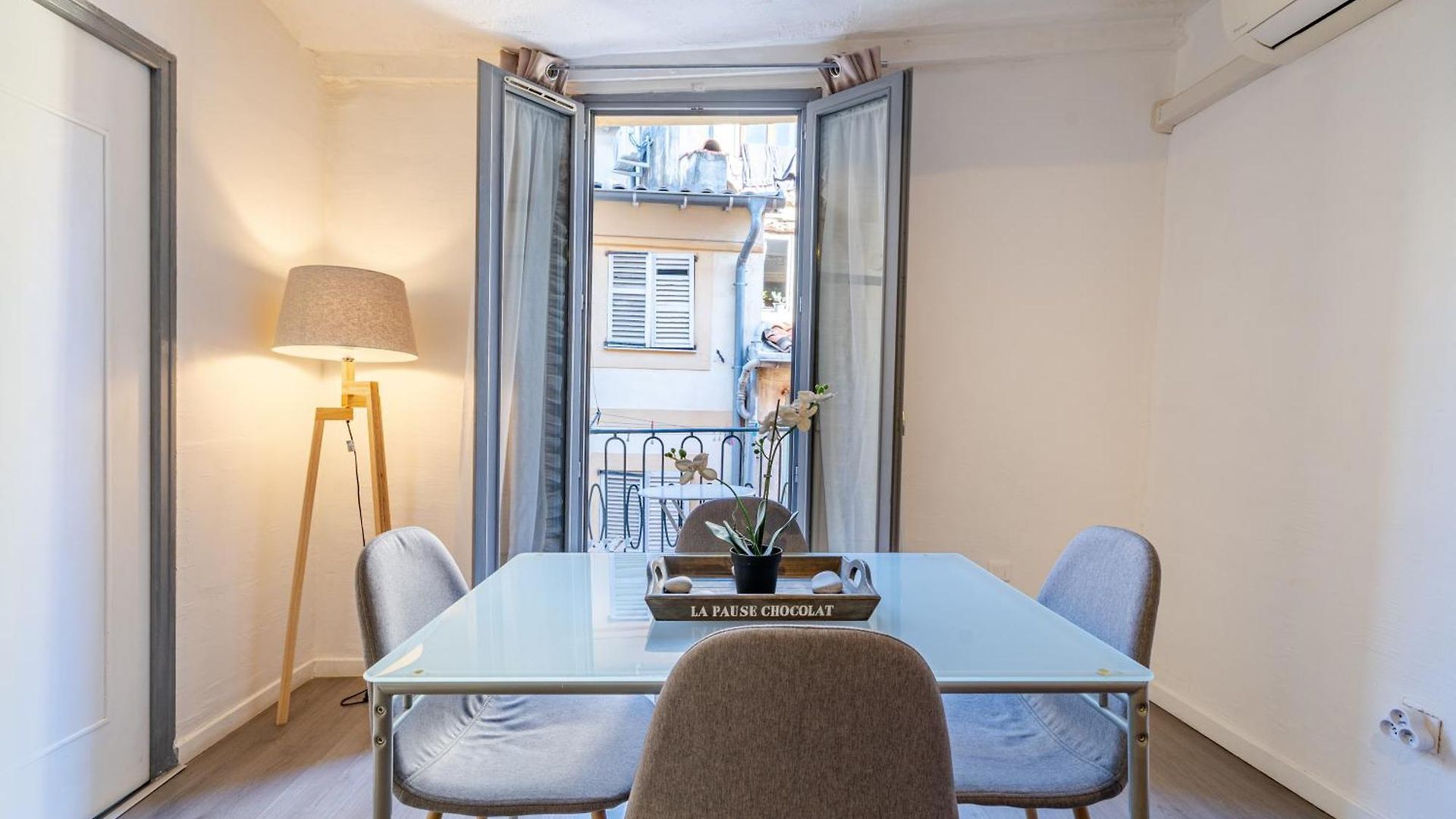 Appartement Vieux-nice 2p Climatisé Balcon Nice