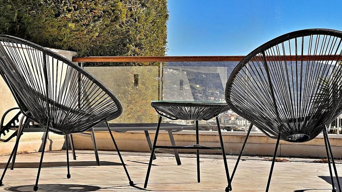 Villa Palm & Sun