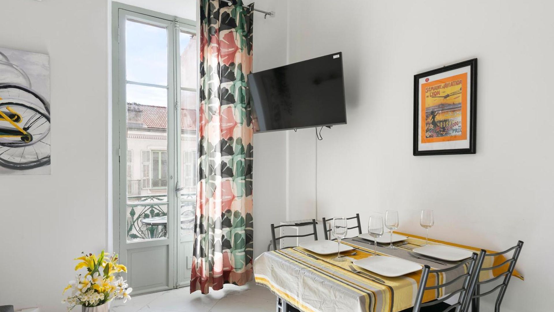 Jaune Fshh Appart hôtel 3*
