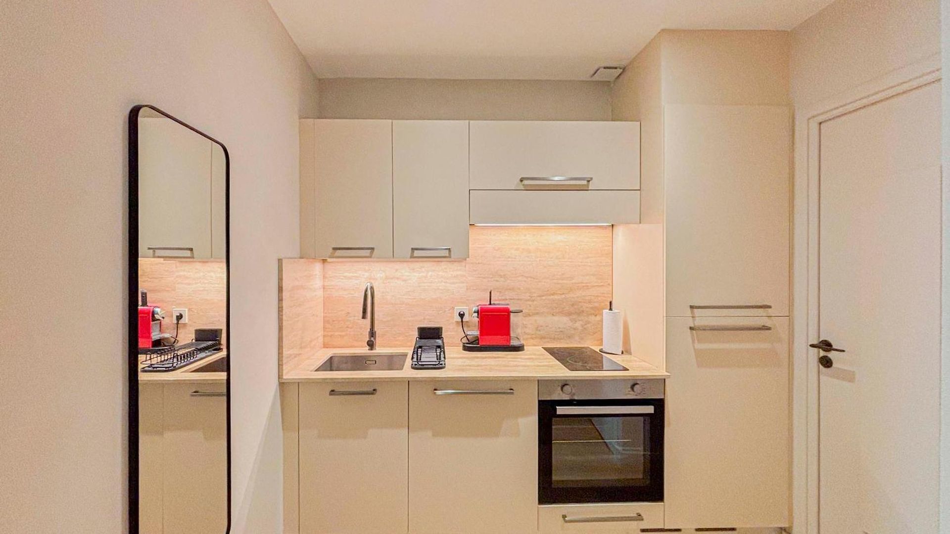Petit Cocon Au Cœur Du Vieux-nice, Wifi, Ac, 2pers *