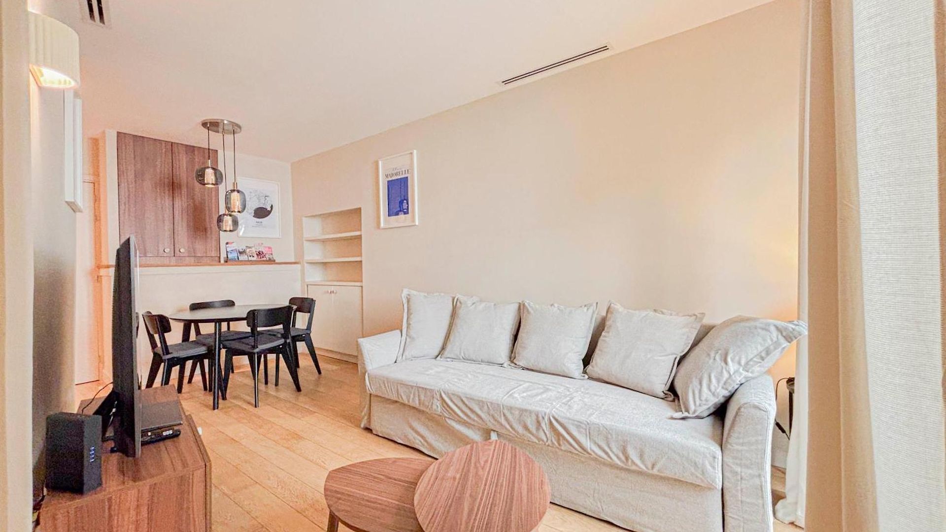 Appartement Petit Cocon Au Cœur Du Vieux-nice, Wifi, Ac, 2pers *