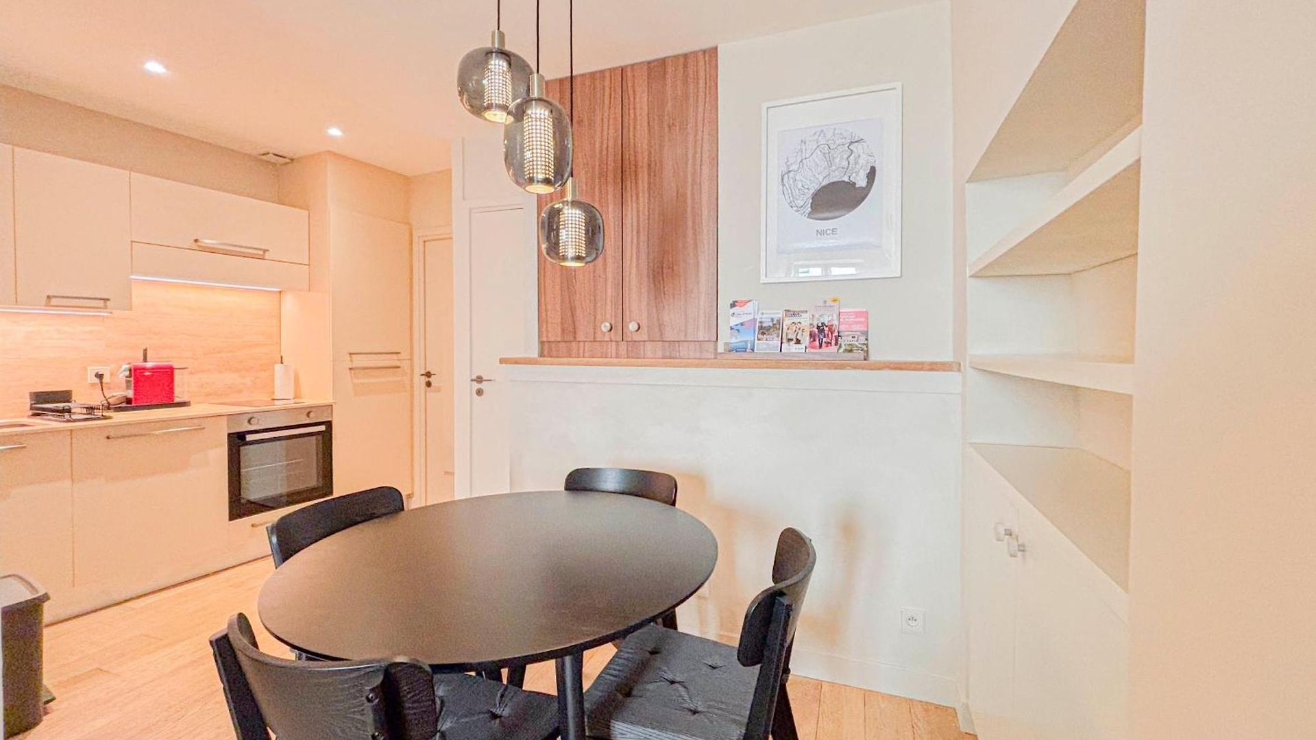 Appartement Petit Cocon Au Cœur Du Vieux-nice, Wifi, Ac, 2pers Nice