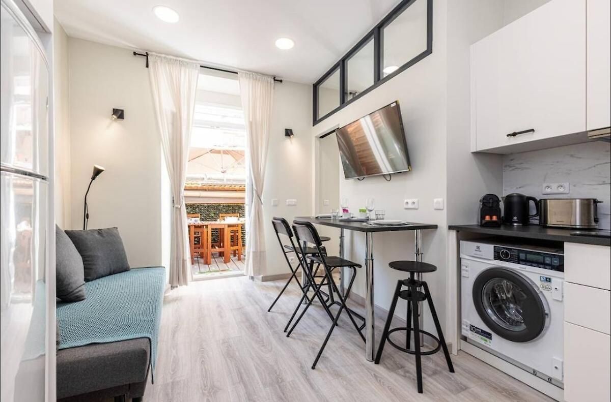 Apartment 1 Bed, Center Of With Ac *