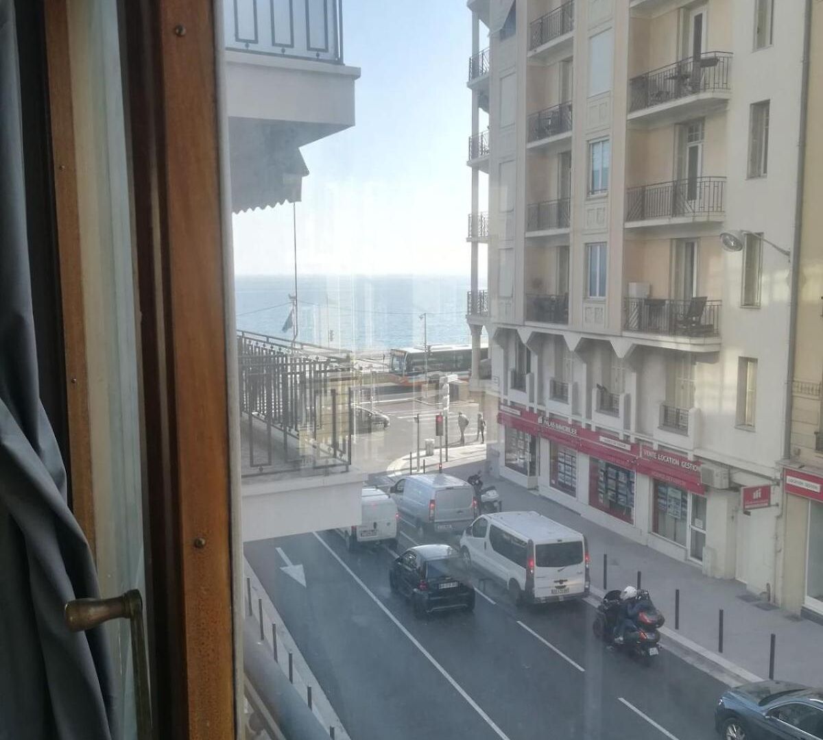 3 Pieces 55m2 - 30 M De La Apartment