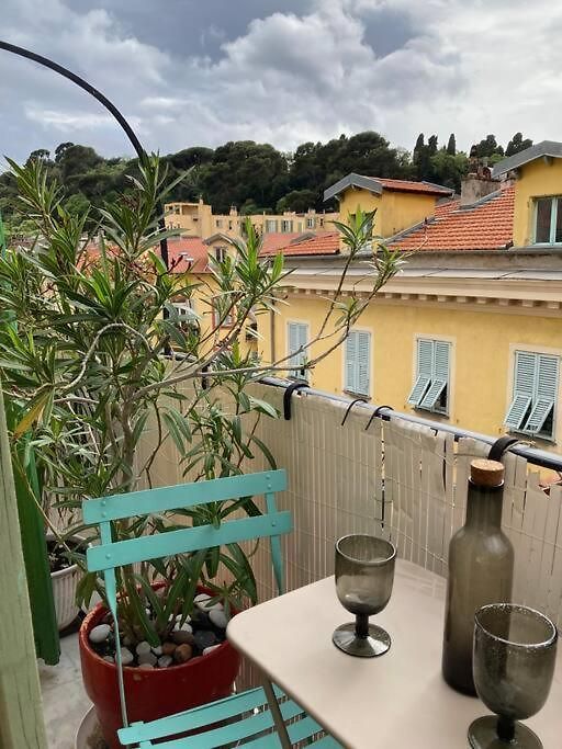 Appartement Deux Pièces Dans Le Quartier Du Port