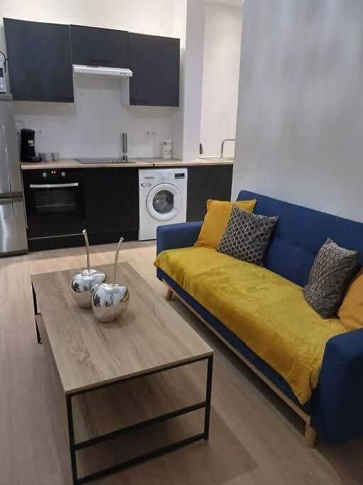 Très Beau 2 Pièces à Appartement *