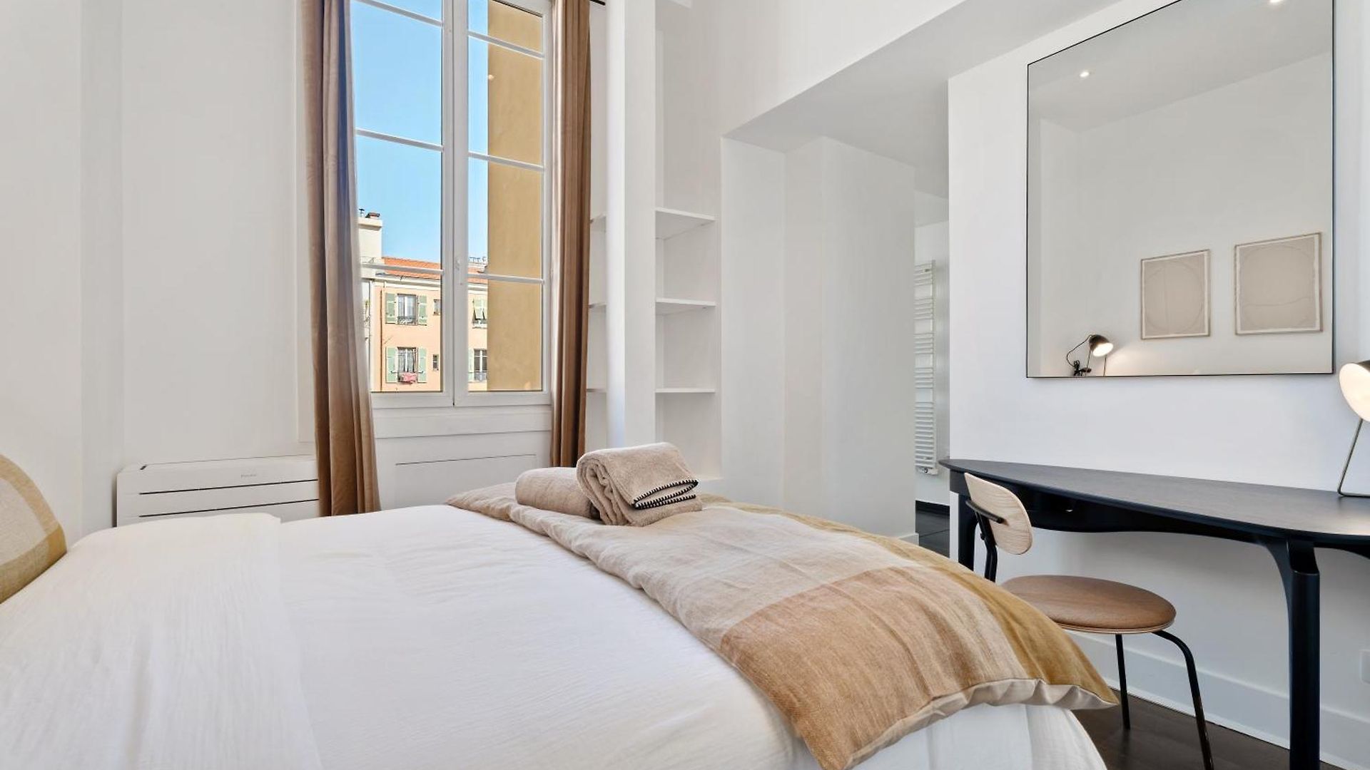Appartement Renting - Victor - Historic Palace Luxury 3 Bedrooms *