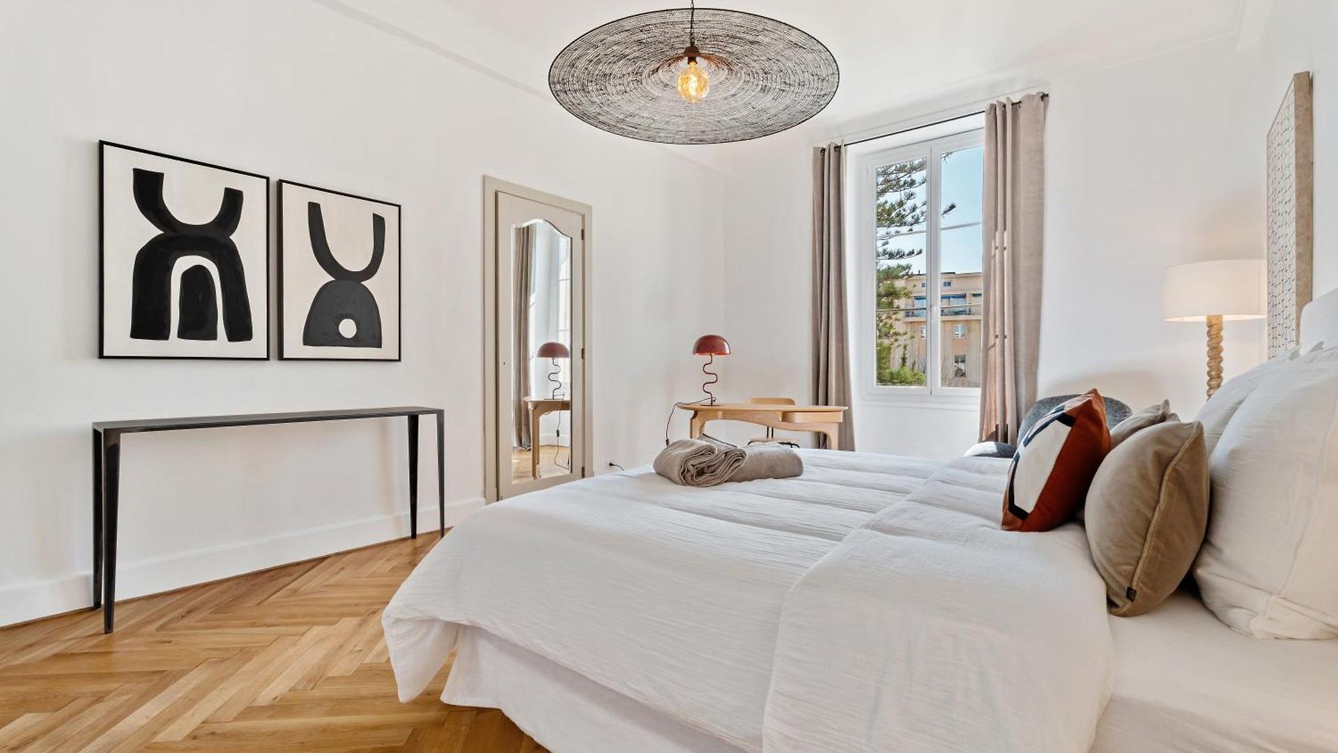 Renting - Victor - Historic Palace Luxury 3 Bedrooms Nice