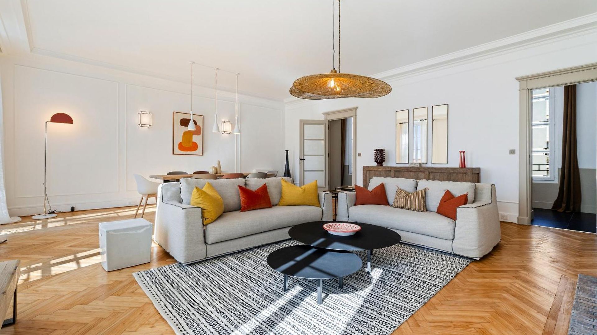 Renting - Victor - Historic Palace Luxury 3 Bedrooms * Nice
