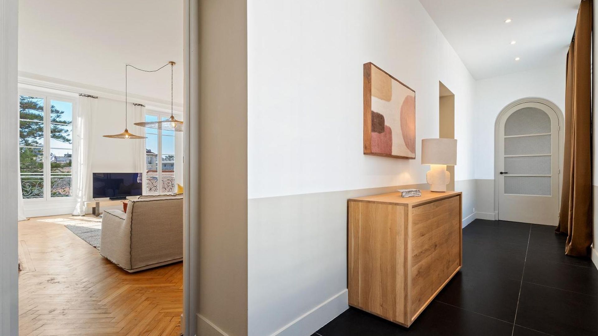 Renting - Victor - Historic Palace Luxury 3 Bedrooms