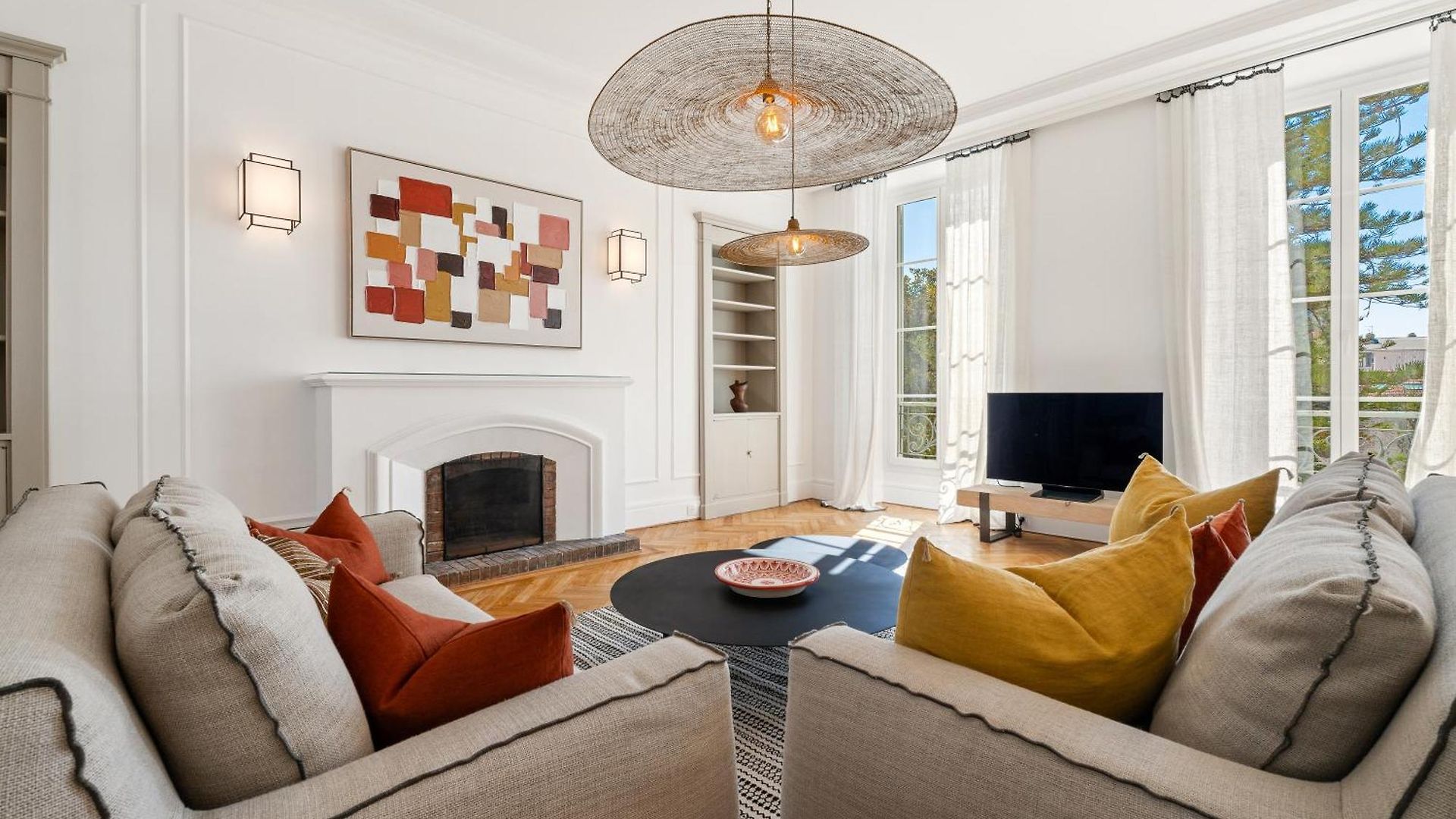 Renting - Victor - Historic Palace Luxury 3 Bedrooms Appartement *