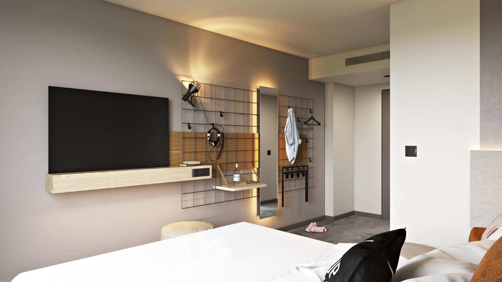 Moxy 3*