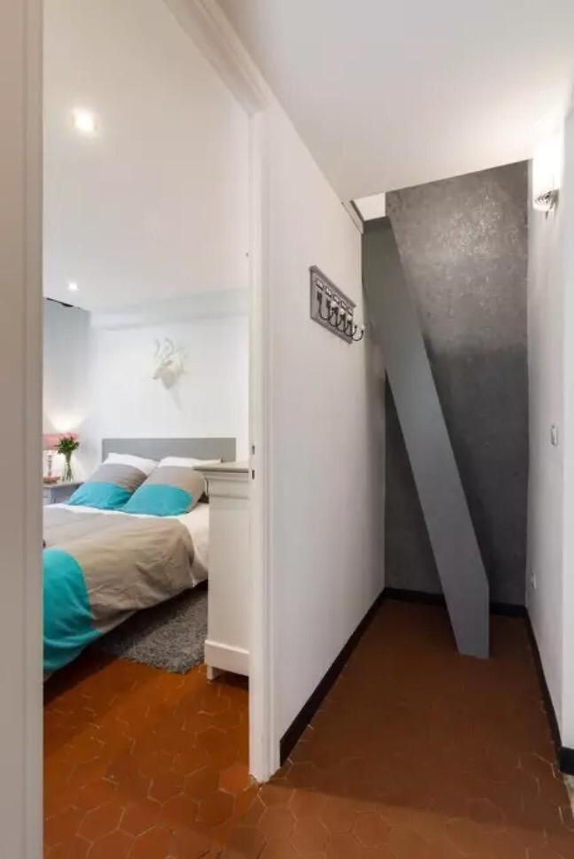 Authentique 2 Pièce Dans Le Vieux-nice Appartement *