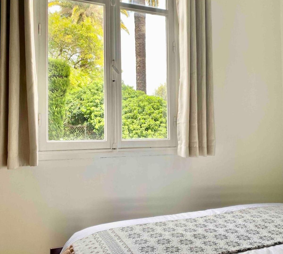 Sea View 2 Bedroom * Nice