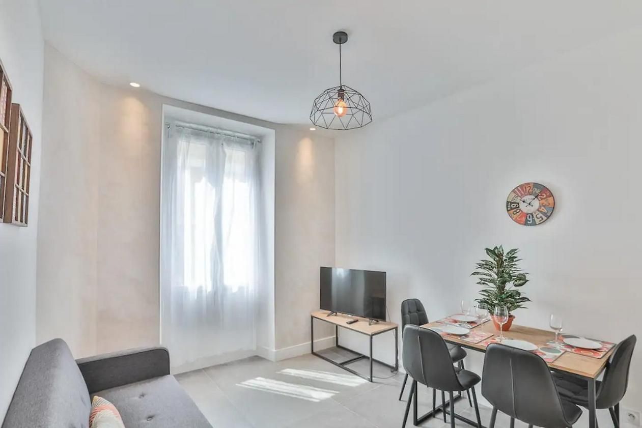 Cozy 2 Pièces, Emplacement Idéal - Wifi, Ac, 2pers Appartement