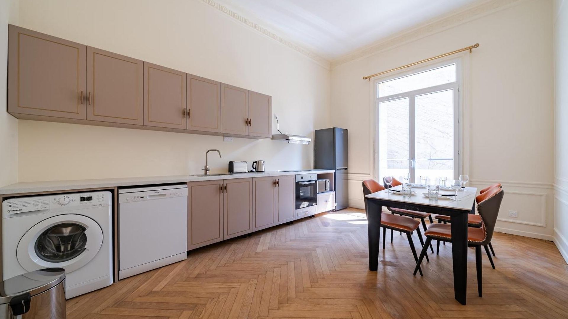 Appartement 2p Dans Luxueuse *