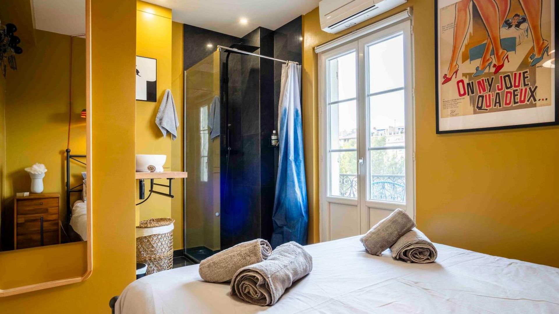 2 Chambres, Balcons, Vue Imprenable, Climatisation - Palace Bleu Appartement