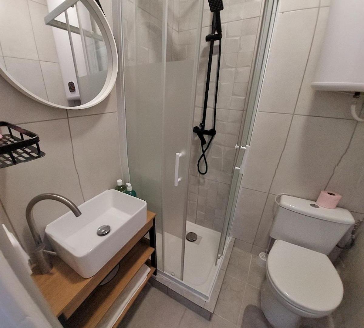 In The Center, Private Bathroom * Nice