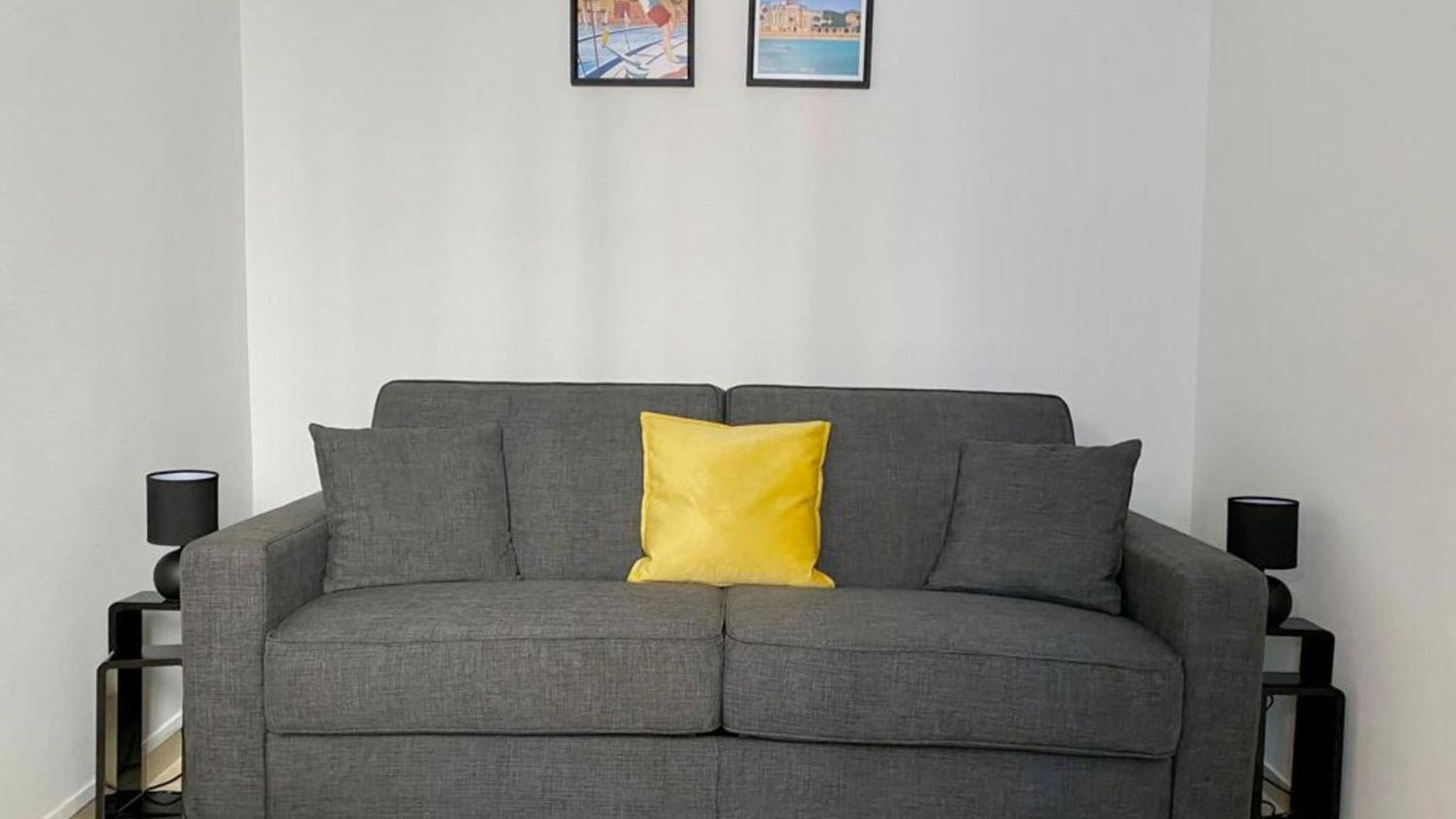 Iconic Flat