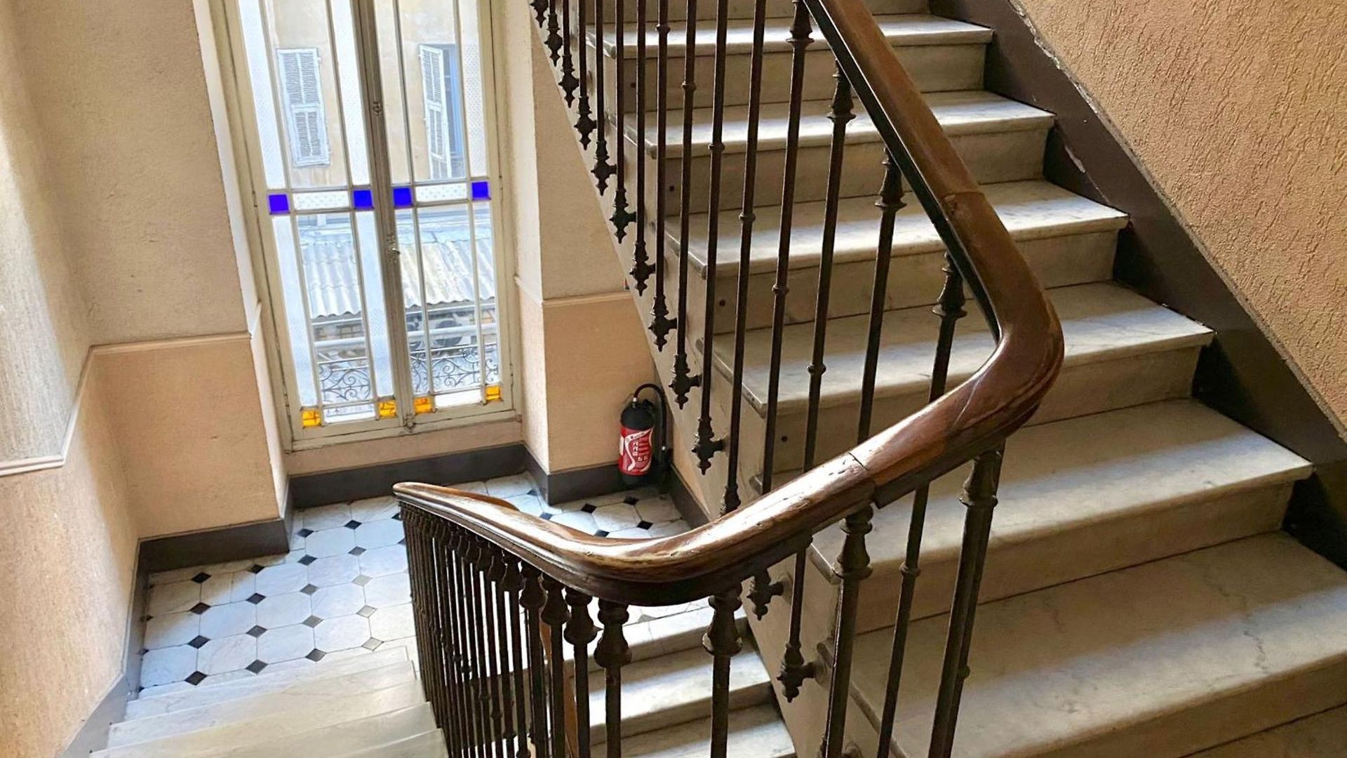Iconic Flat