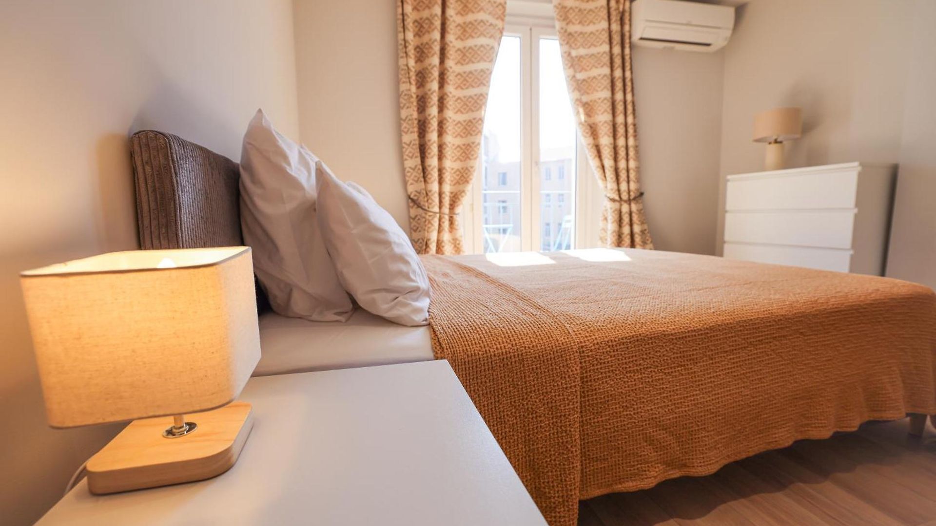 Azurappart Brilliant 2room, Massena Apartment