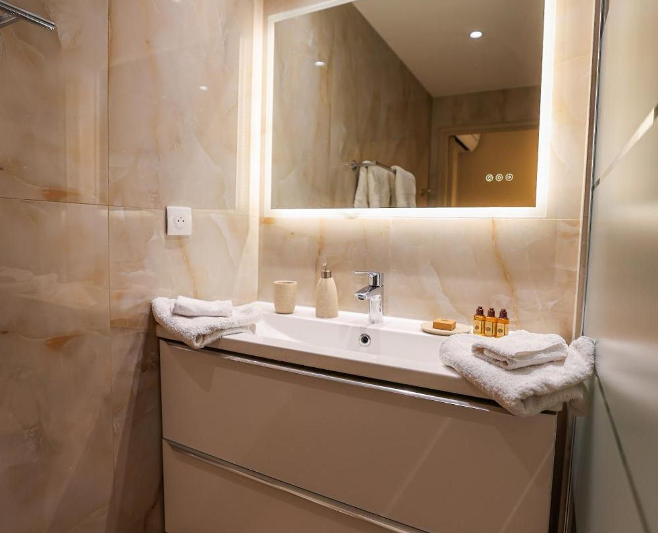 Azurappart Brilliant 2room, Massena * Nice