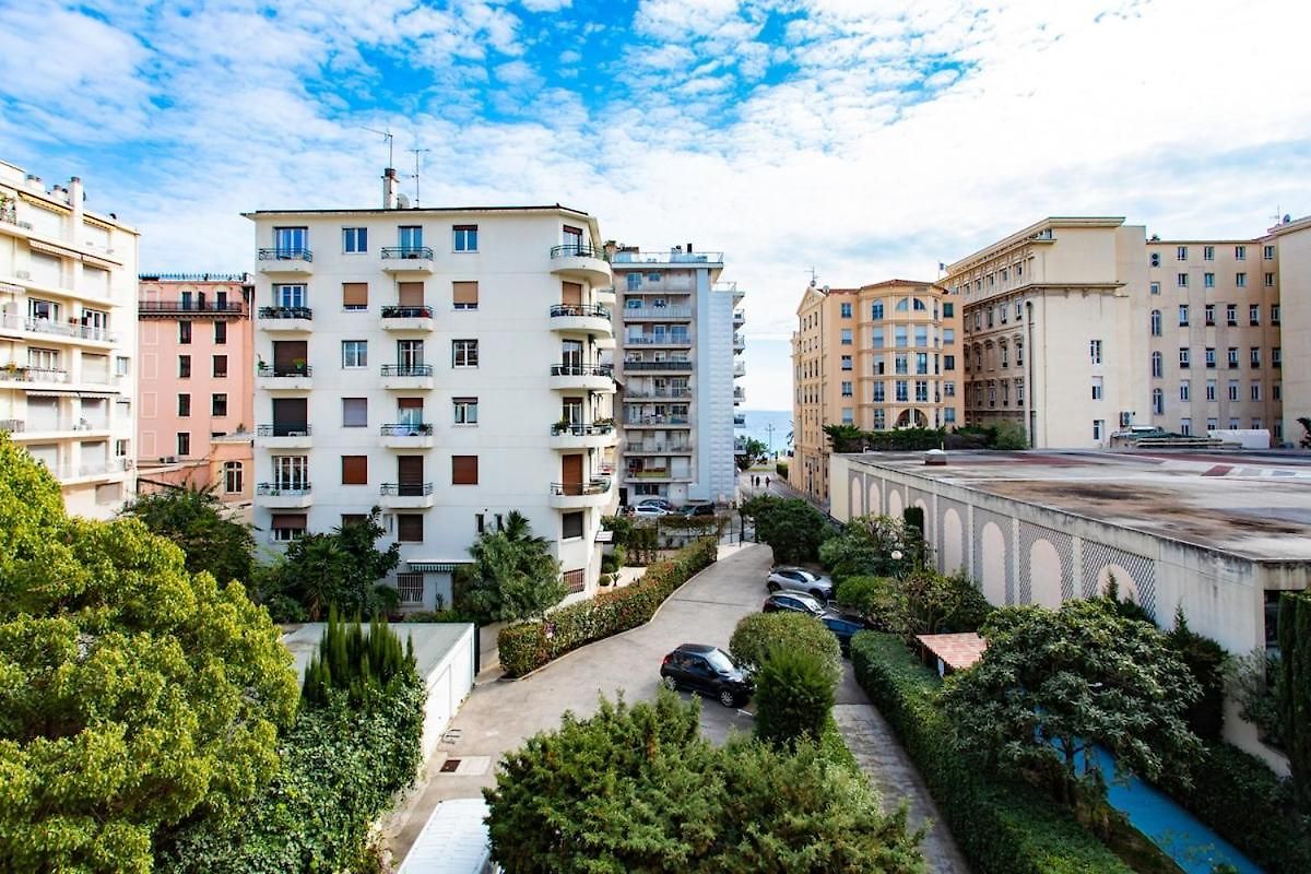 #26 Staywizus - Idealy Located Flat Ac 2mins Walk To Sea Balcony