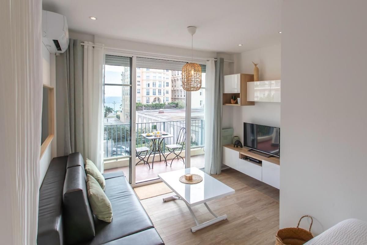 Appartement #26 Staywizus - Idealy Located Flat Ac 2mins Walk To Sea Balcony
