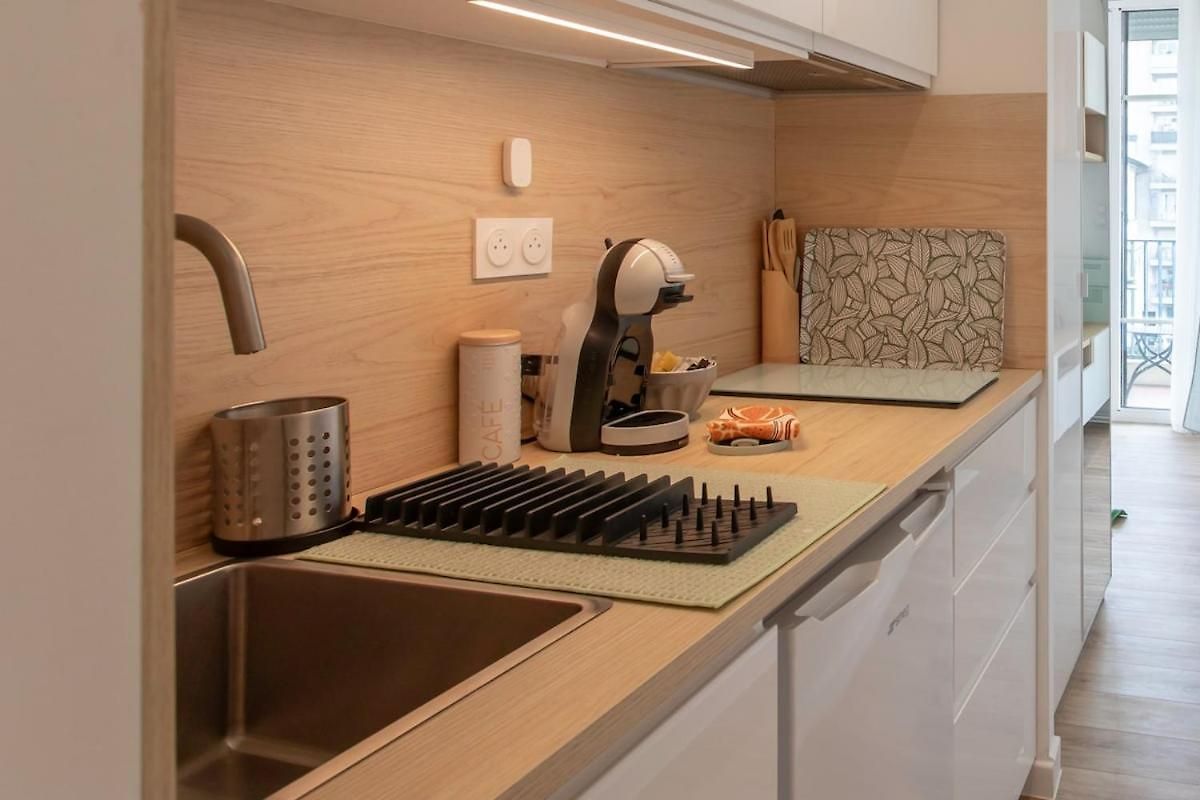 Appartement #26 Staywizus - Idealy Located Flat Ac 2mins Walk To Sea Balcony Nice