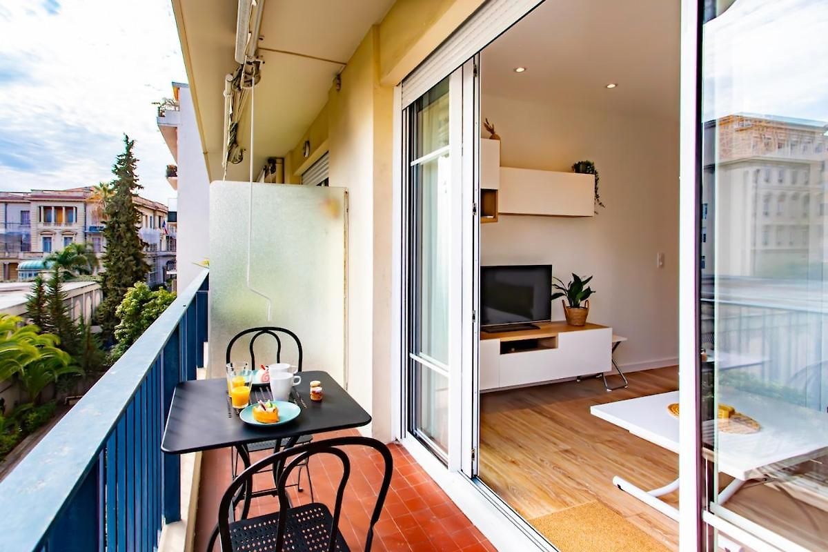 Appartement #26 Staywizus - Idealy Located Flat Ac 2mins Walk To Sea Balcony Nice