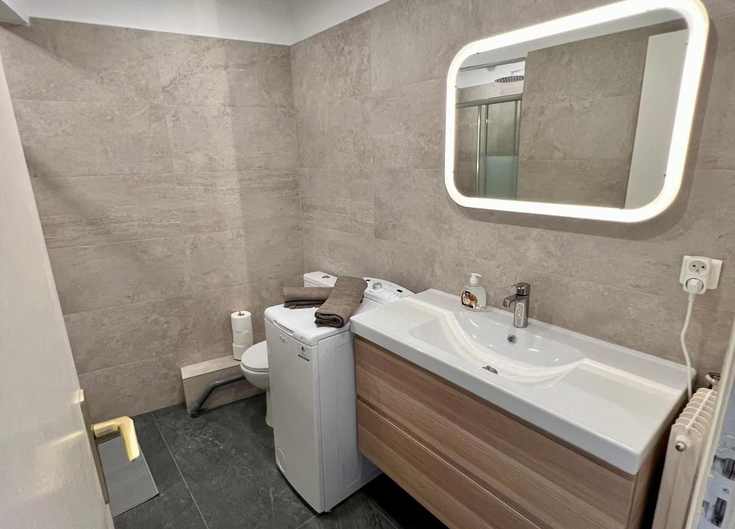 Cosy Et Lumineux ,boulevard Gambetta, Appartement *