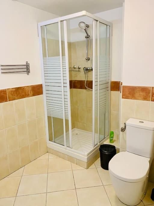 Eugenie Hyper Center 3 2 Bedrooms Appartement *