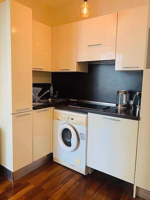 Eugenie Hyper Center 3 2 Bedrooms Appartement *