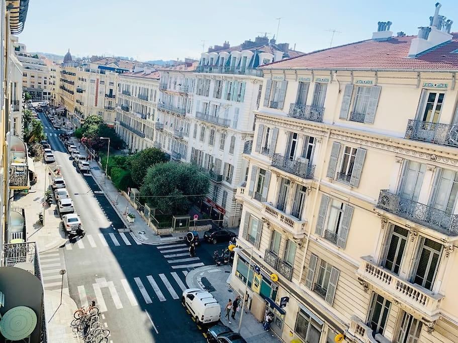Eugenie Hyper Center 3 2 Bedrooms Appartement