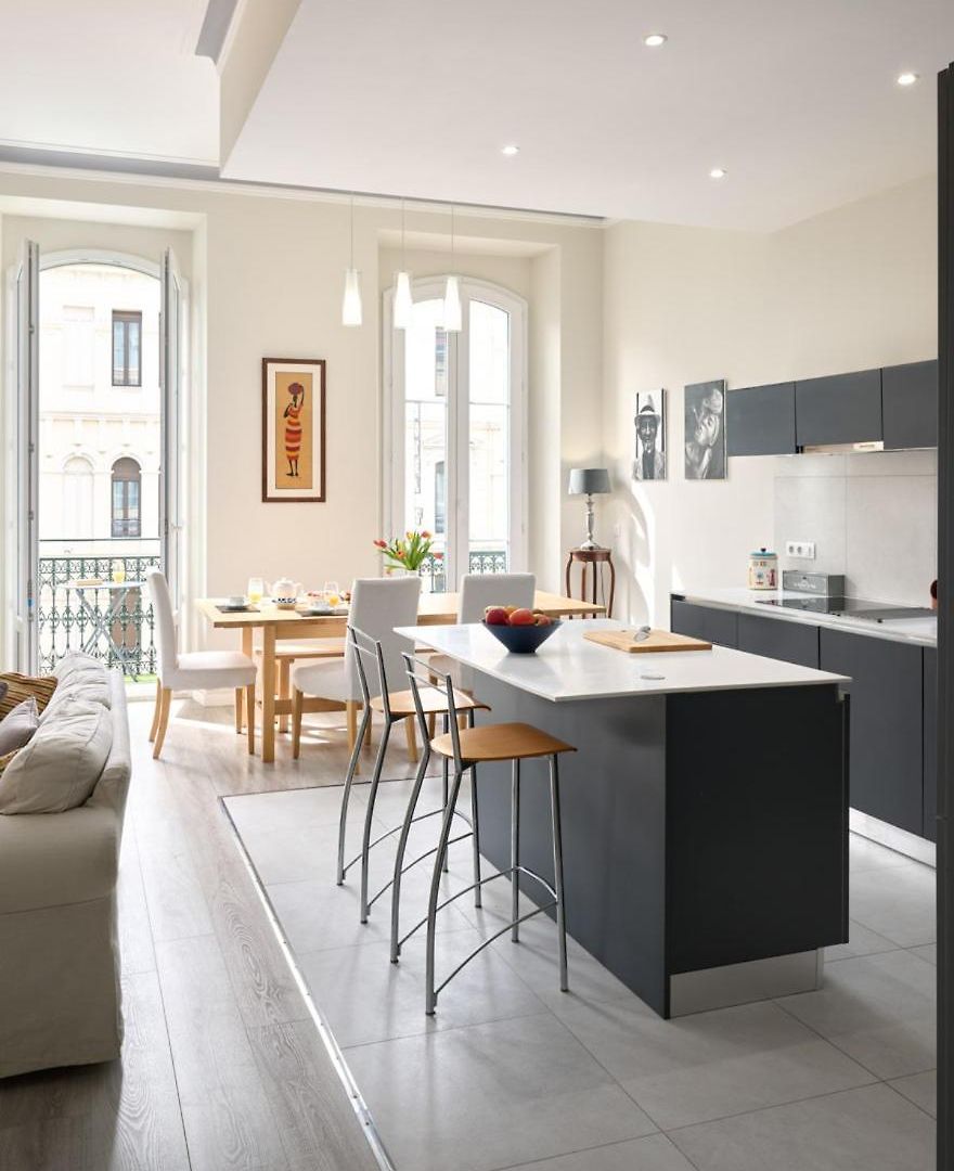 Sunlight - Gisele - Hyper Central, 1 Bedroom With Large Living