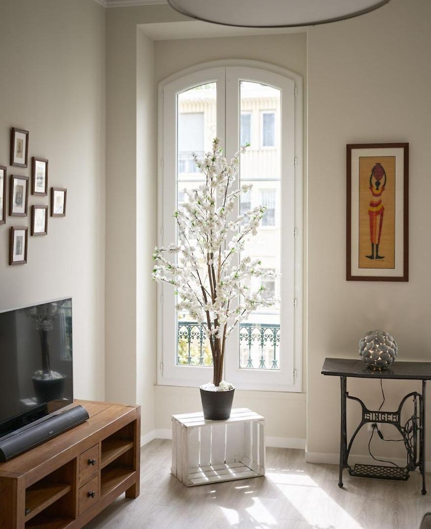 Sunlight - Gisele - Hyper Central, 1 Bedroom With Large Living Apartment