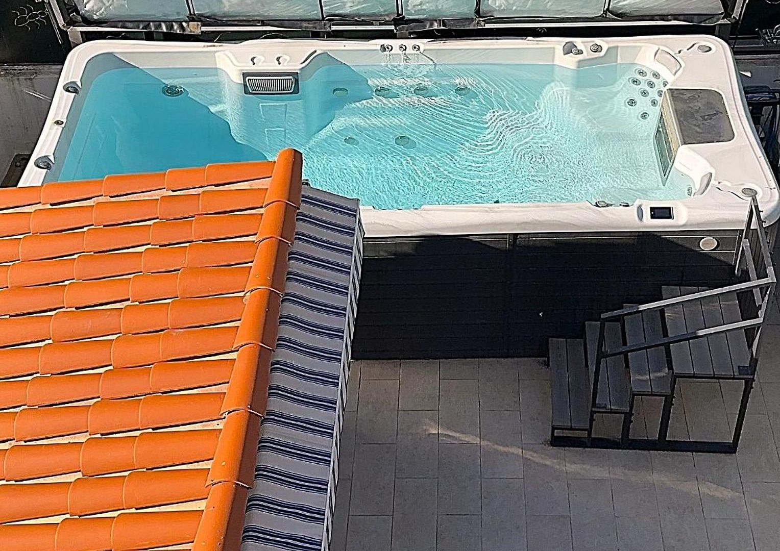 Appartement Piscine Jacuzzi Privée Chauffée, Terrasse Et Garage à Nice