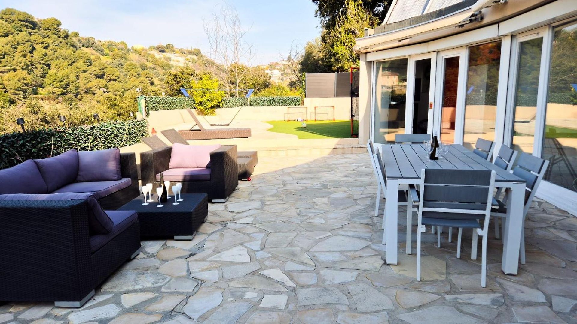 Hébergement de vacances Maison Avec Grande Terrasse Sur *